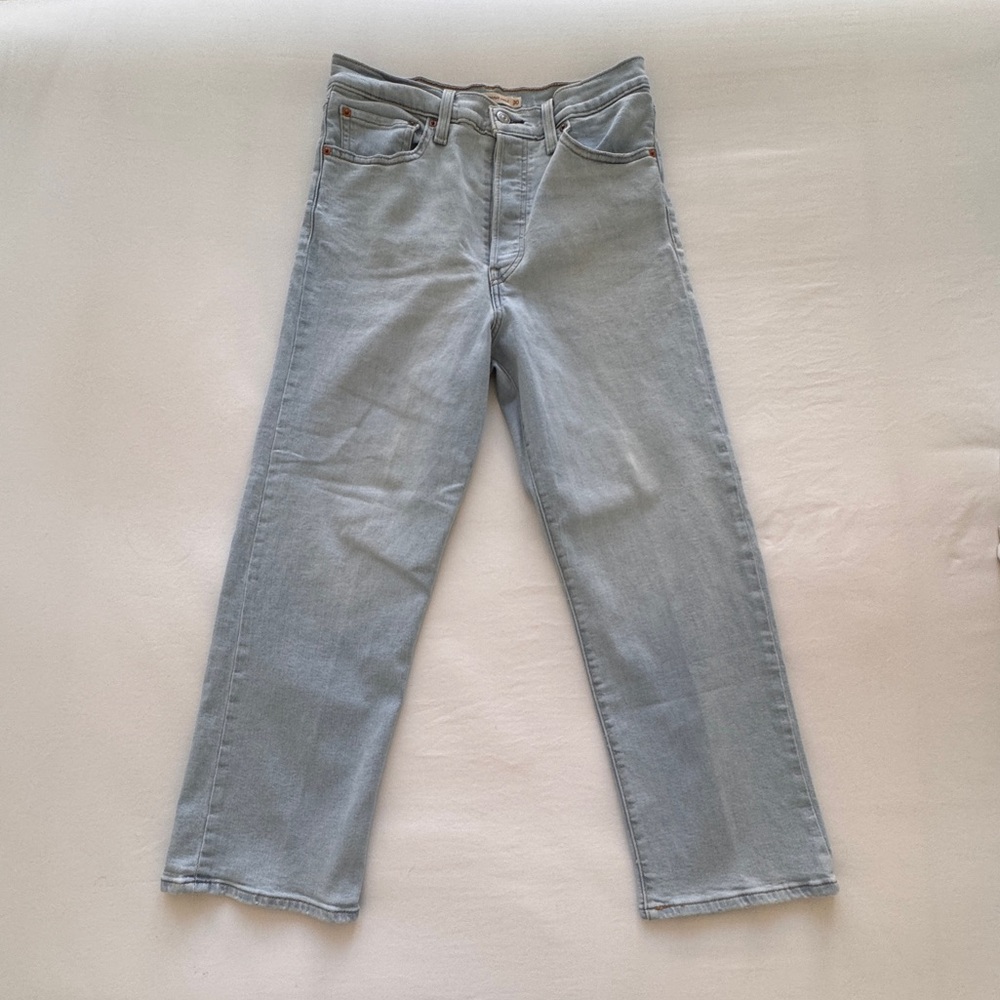 Levi's Ribcage Straight Ankle Jeans in Light Wash 30x27